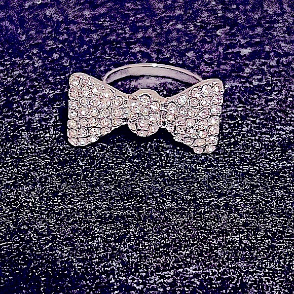 (2 for $10) 6 Used Silver tone & plated Rings w/ sim Diamonds - Picture 4 of 9